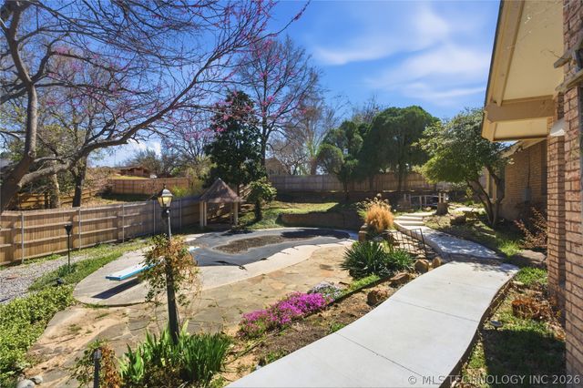 6271 S Jamestown Avenue, Tulsa, OK 74136