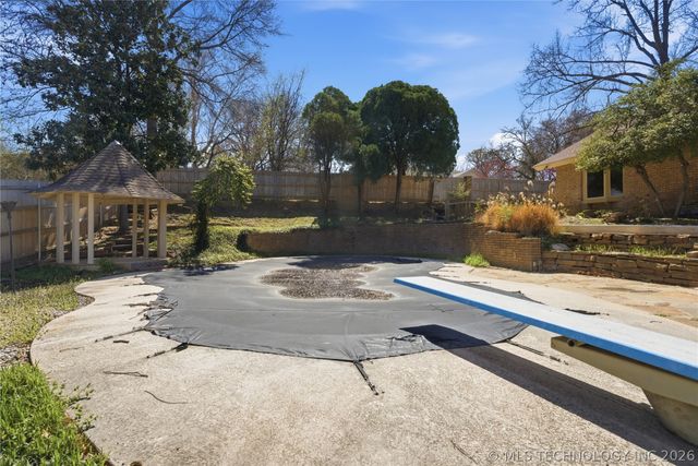 6271 S Jamestown Avenue, Tulsa, OK 74136