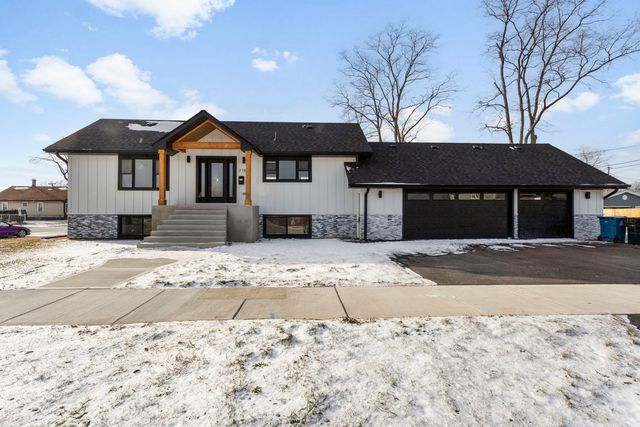 718 E 152nd Street, Phoenix, IL 60426