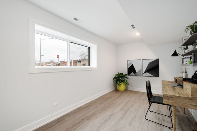 718 E 152nd Street, Phoenix, IL 60426