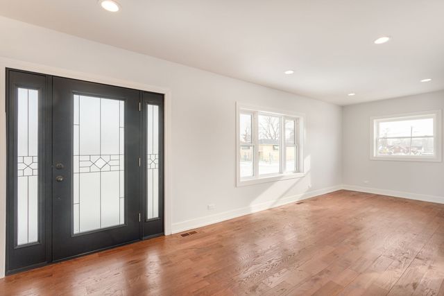 718 E 152nd Street, Phoenix, IL 60426