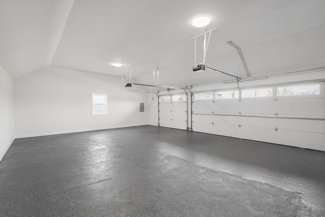 718 E 152nd Street, Phoenix, IL 60426