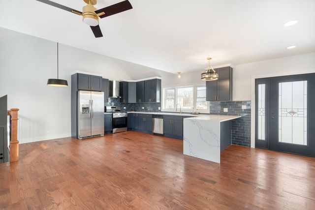 718 E 152nd Street, Phoenix, IL 60426