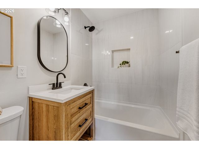 4305 Ne 77TH Ave, Portland, OR 97218