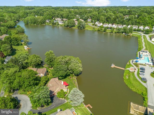 10 W SHORE CT, Landenberg, PA 19350