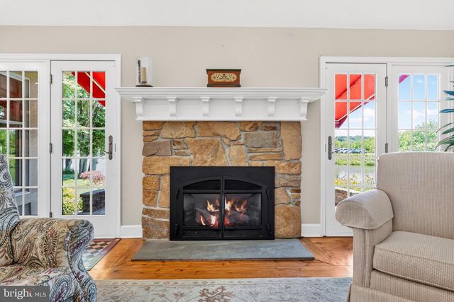 10 W SHORE CT, Landenberg, PA 19350