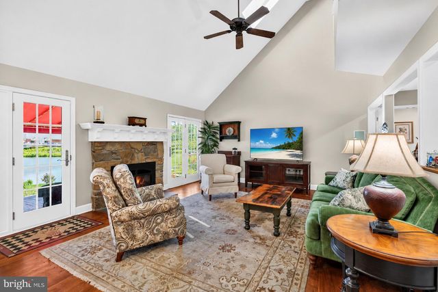 10 W SHORE CT, Landenberg, PA 19350