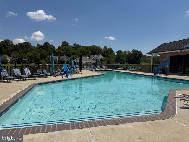 10 W SHORE CT, Landenberg, PA 19350