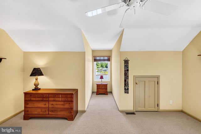 10 W SHORE CT, Landenberg, PA 19350