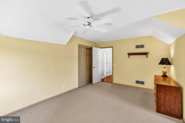 10 W SHORE CT, Landenberg, PA 19350