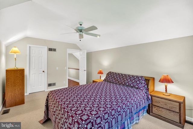 10 W SHORE CT, Landenberg, PA 19350