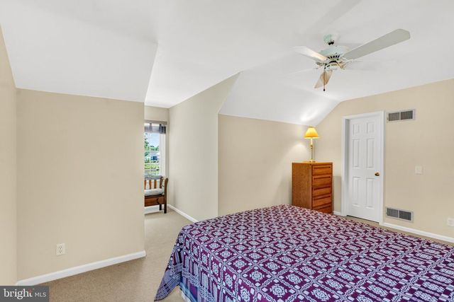 10 W SHORE CT, Landenberg, PA 19350