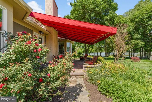 10 W SHORE CT, Landenberg, PA 19350