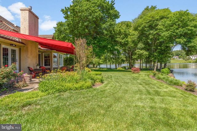 10 W SHORE CT, Landenberg, PA 19350