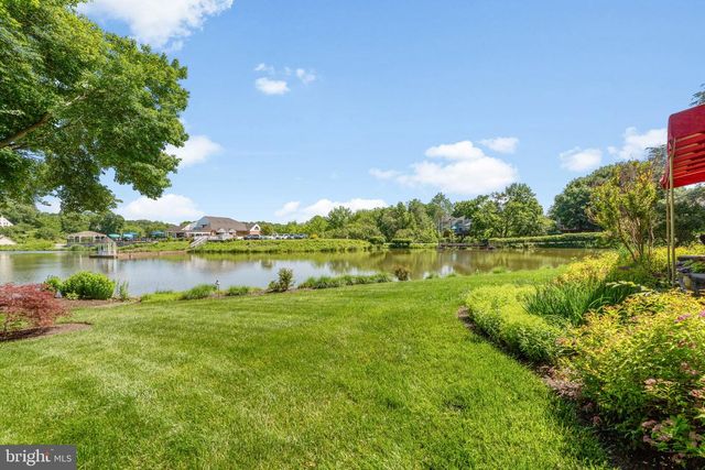 10 W SHORE CT, Landenberg, PA 19350