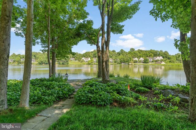 10 W SHORE CT, Landenberg, PA 19350
