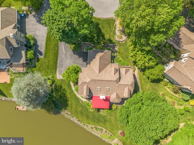 10 W SHORE CT, Landenberg, PA 19350
