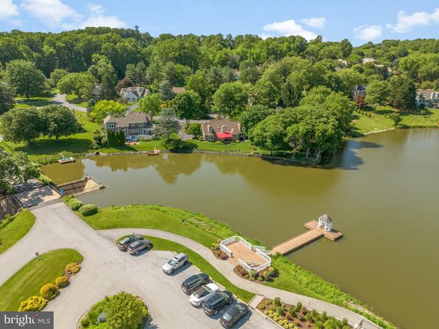 10 W SHORE CT, Landenberg, PA 19350