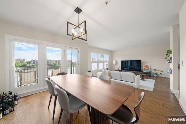 250 The Promenade, Edgewater, NJ 07020