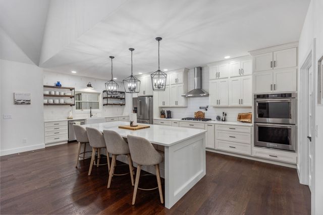 1618 Van Davis Road NW, Charleston, TN 37310