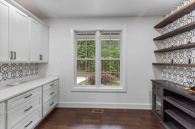1618 Van Davis Road NW, Charleston, TN 37310
