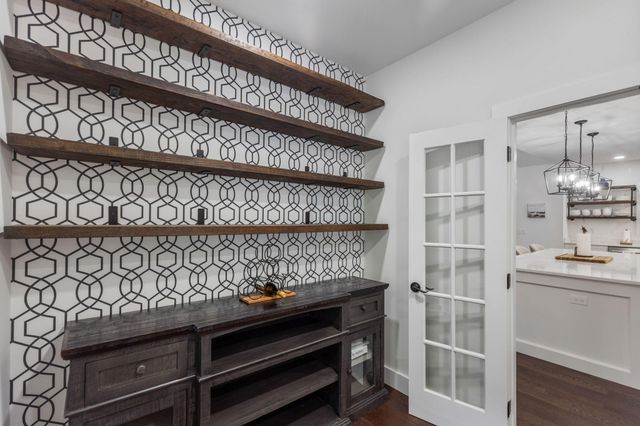 1618 Van Davis Road NW, Charleston, TN 37310