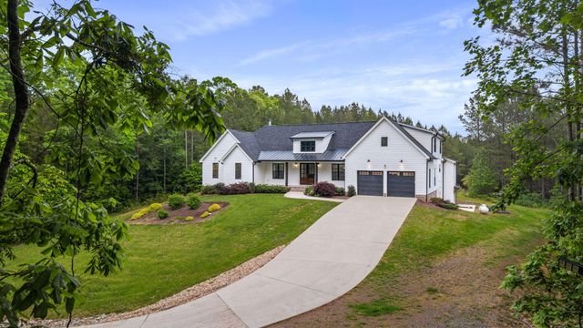 1618 Van Davis Road NW, Charleston, TN 37310