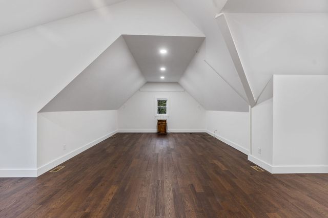 1618 Van Davis Road NW, Charleston, TN 37310
