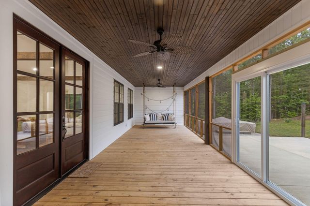 1618 Van Davis Road NW, Charleston, TN 37310