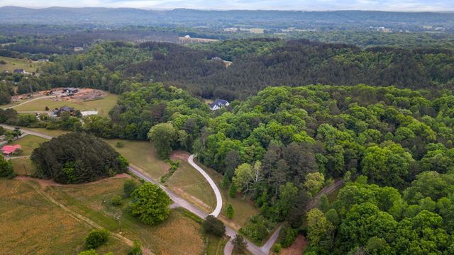 1618 Van Davis Road NW, Charleston, TN 37310