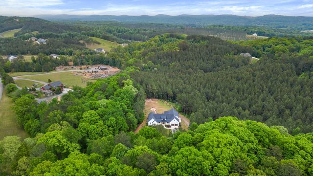 1618 Van Davis Road NW, Charleston, TN 37310