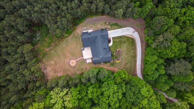 1618 Van Davis Road NW, Charleston, TN 37310