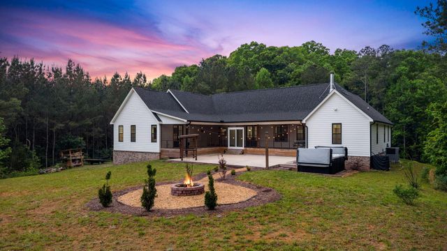 1618 Van Davis Road NW, Charleston, TN 37310