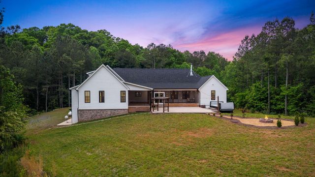 1618 Van Davis Road NW, Charleston, TN 37310