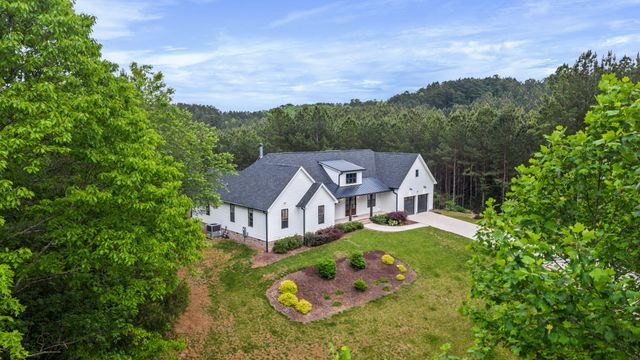 1618 Van Davis Road NW, Charleston, TN 37310