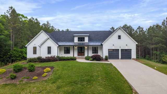 1618 Van Davis Road NW, Charleston, TN 37310