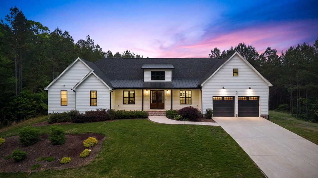 1618 Van Davis Road NW, Charleston, TN 37310