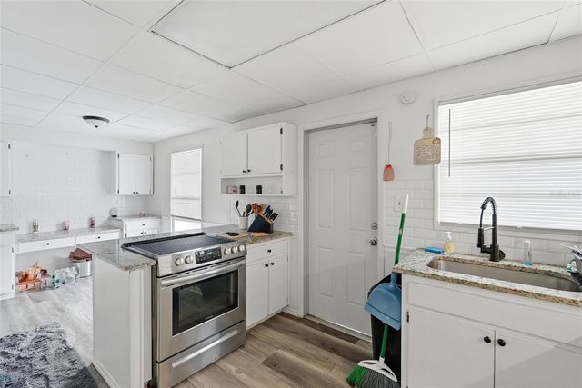 1709 CARNEGIE CIRCLE, Tampa, FL 33619