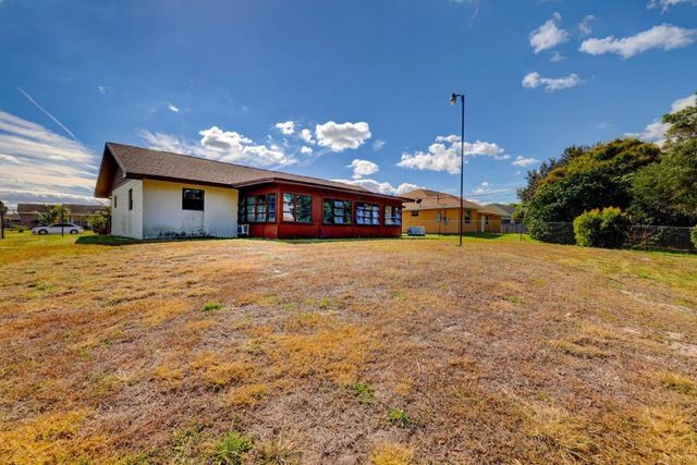 543 SE Greenway Terrace, Port St. Lucie, Port St Lucie, FL 34983