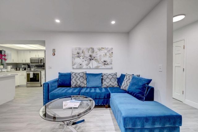 543 SE Greenway Terrace, Port St. Lucie, Port St Lucie, FL 34983