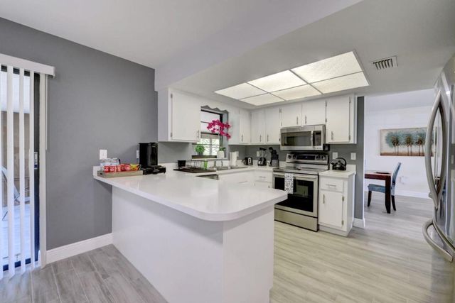 543 SE Greenway Terrace, Port St. Lucie, Port St Lucie, FL 34983