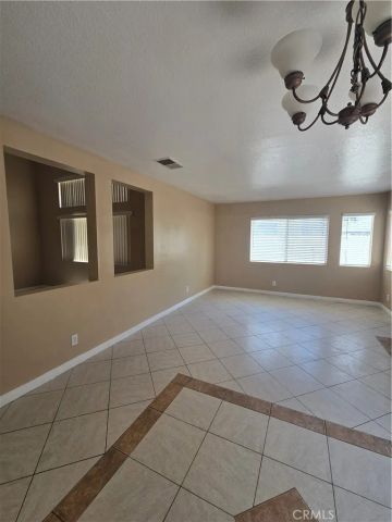 881 Bramble Lane, Corona, CA 92878