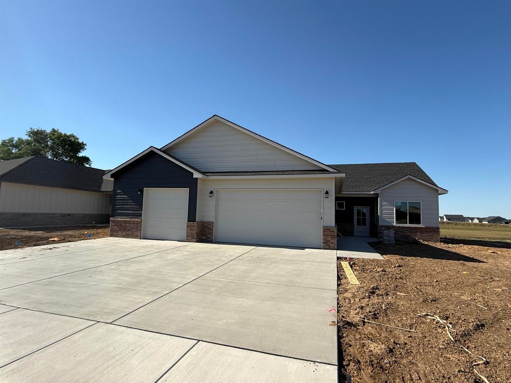 31 Kingdom Cr, Goddard, KS 67052