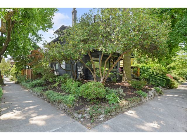 1534 Se TAYLOR St, Portland, OR 97214
