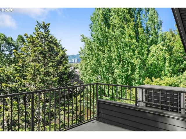 1534 Se TAYLOR St, Portland, OR 97214