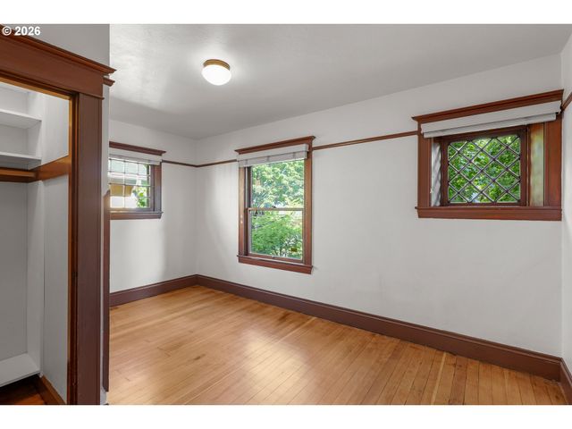 1534 Se TAYLOR St, Portland, OR 97214