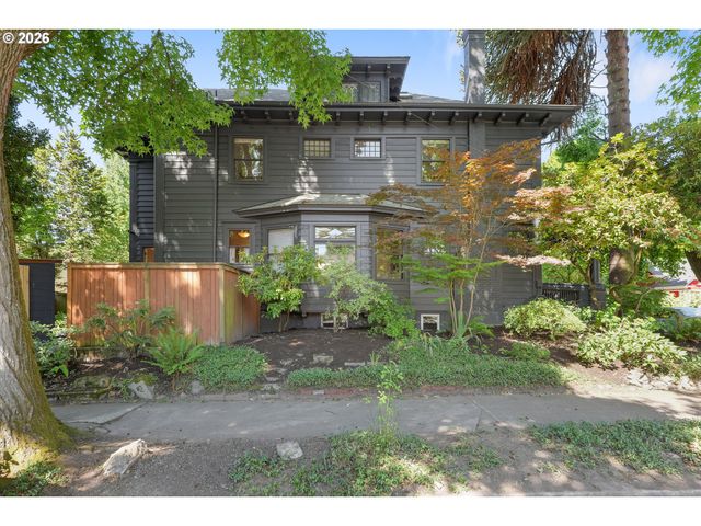 1534 Se TAYLOR St, Portland, OR 97214