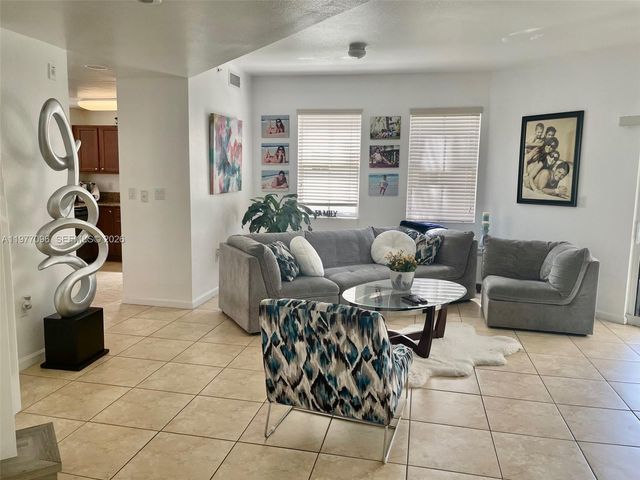 11503 NW 89th St 206, Doral, FL 33178