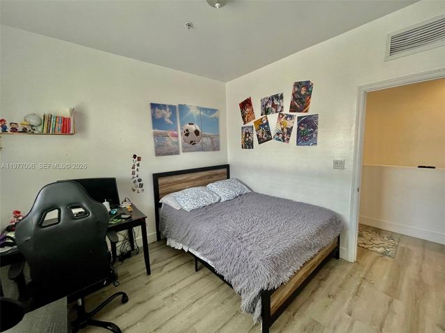 11503 NW 89th St 206, Doral, FL 33178