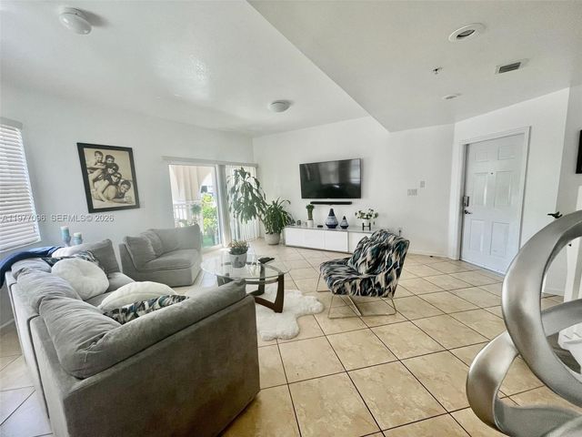 11503 NW 89th St 206, Doral, FL 33178